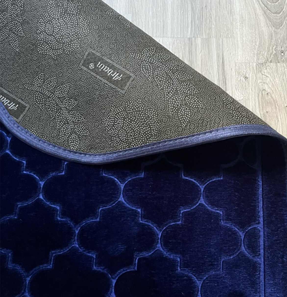 Tapis de prière dôme de luxe bleu nuit personnalisable