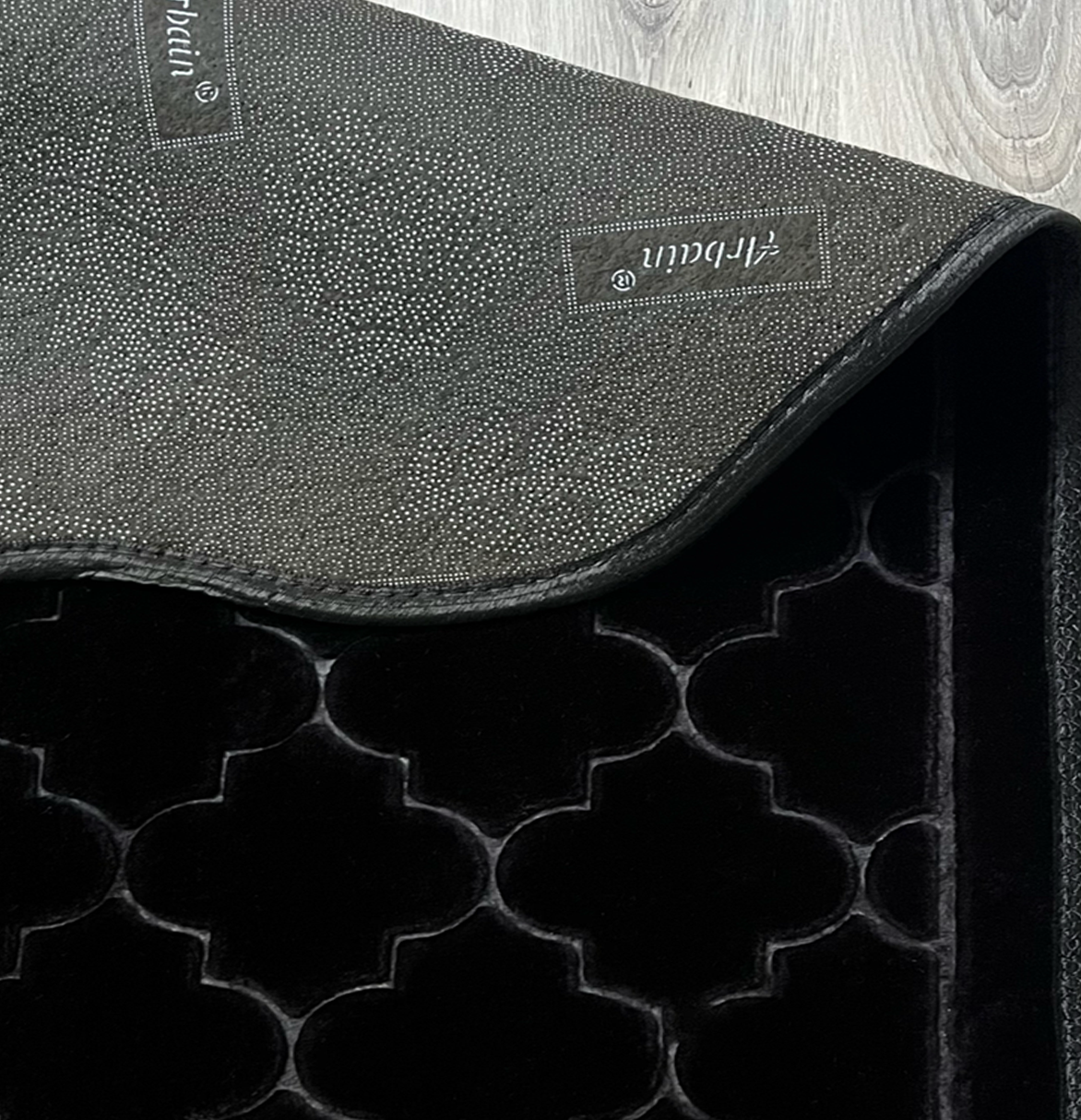Tapis de prière dôme de luxe noir personnalisable