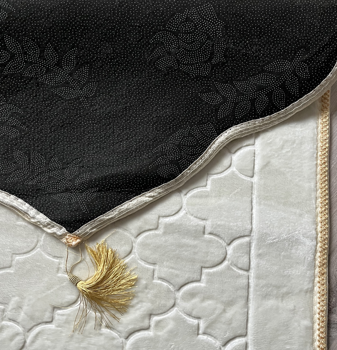 Tapis de prière blanc cassé en dôme de luxe XXL personnalisable