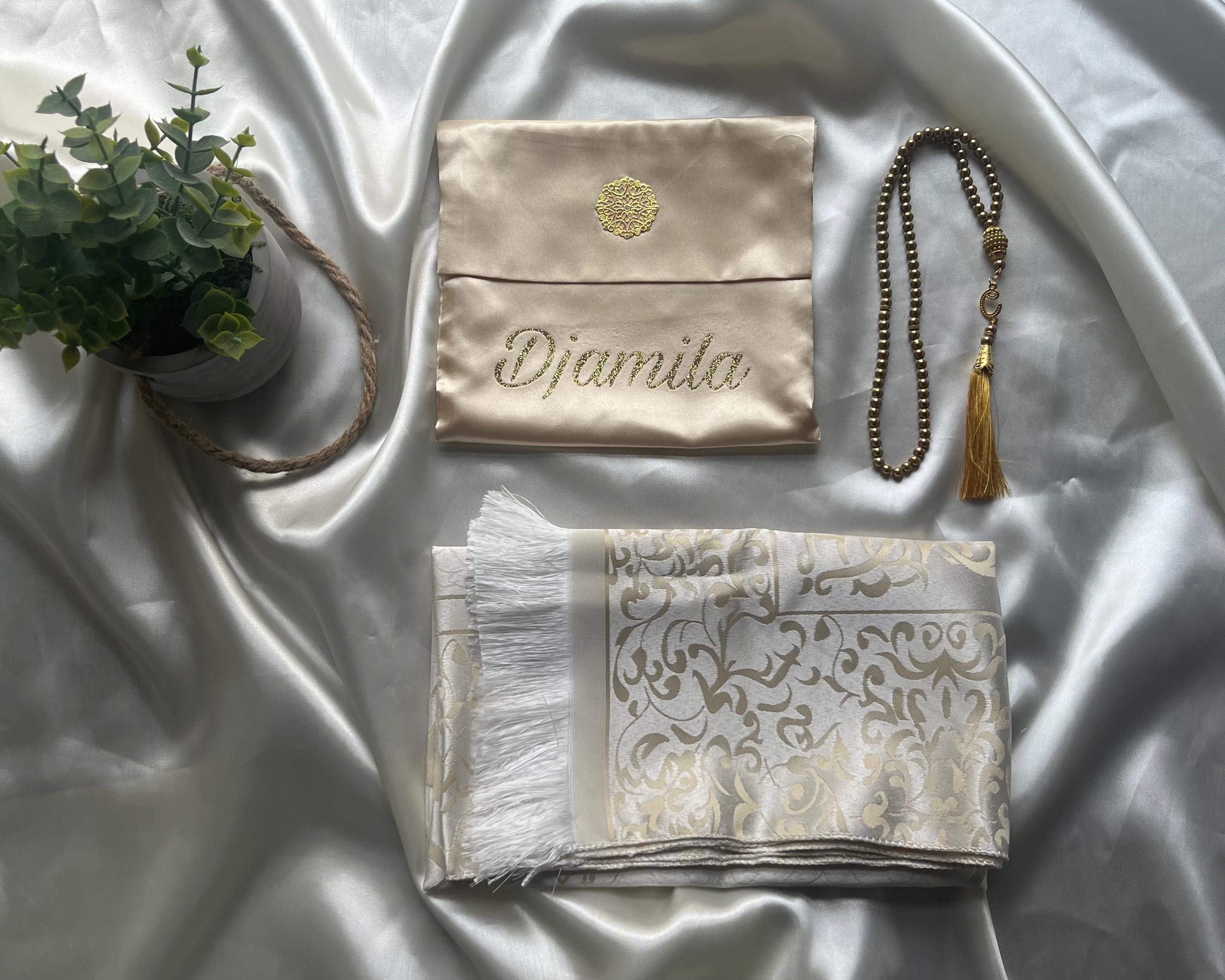 Kit de voyage dorée